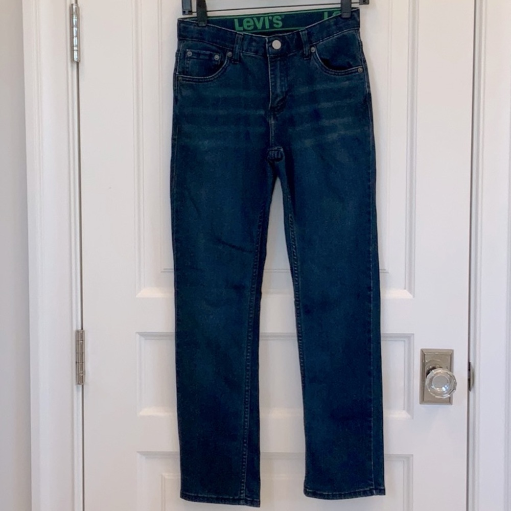 Barely worn Levi jeans